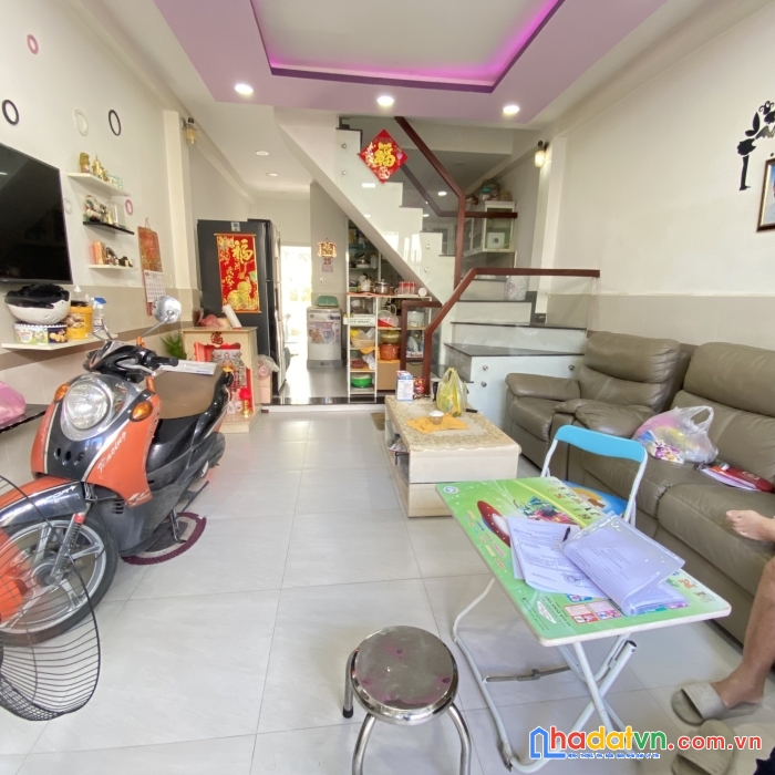 Bán nhà giá rẻ 51m2-giá chỉ 3 tỷ 5-đường tỉnh lộ 10-nhà mới-kế bên khu tên lửa