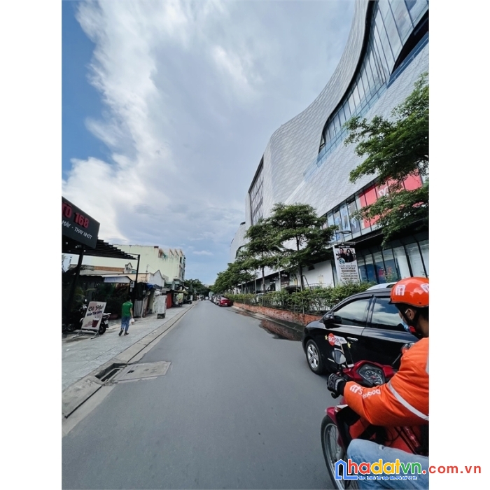 Nhà 1 trệt 1 lầu sát gigamall hẻm xe tải 6m, hiệp bình chánh tp thủ đức - hơn 4 tỷ