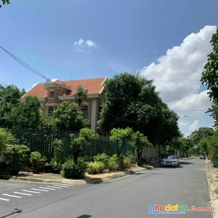 Bán siêu biệt thự góc 2 mt thảo điền quận 2 gần 1.000m2