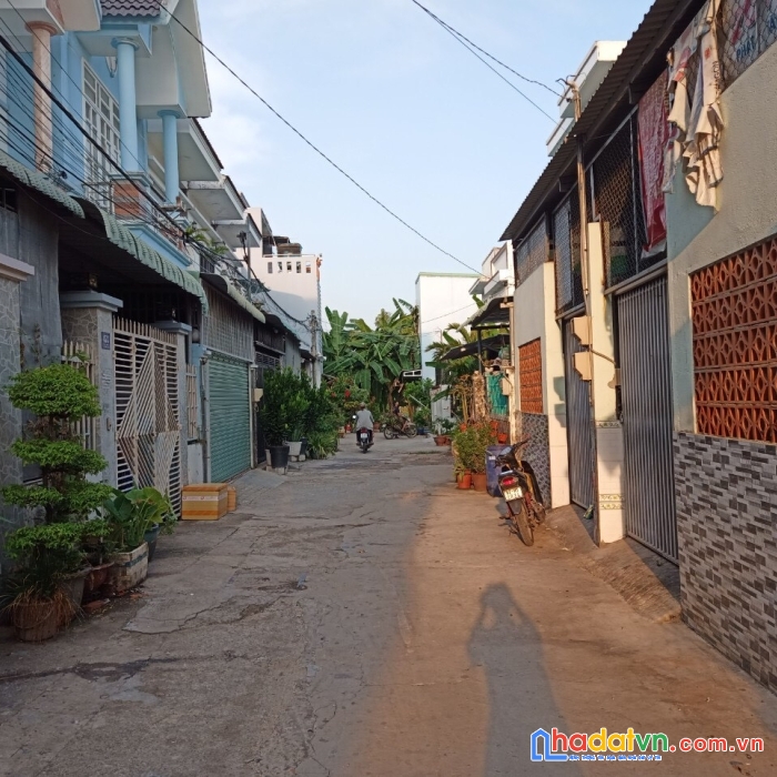 Cần bán lô đất mặt tiền vị trí đẹp tại quận 9 tp hcm