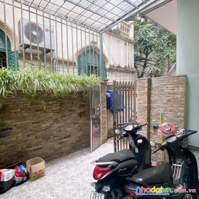 Nhà đẹp cầu giấy, gần phố, tiện ích ngập tràn, tặng lại nội thất, 70m2x3, mt5m, giá 7,5 tỷ