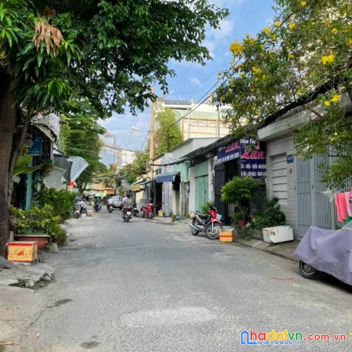 Nhà mới. 2 lầu. 90m2. hxh lê hữu trác, sát biển. giá 4.7 tỷ