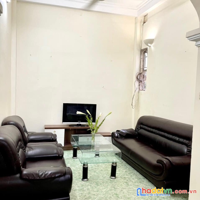 Phố lạc long quân – ngõ thông tứ tung – ba gác tránh – gần phố..