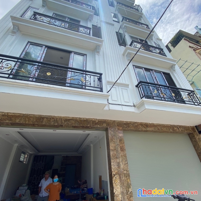Bán nhà trần cung- cầu giấy 50mx6t thang máy, oto vào nhà sát bệnh viện e chỉ 13,5 tỷ