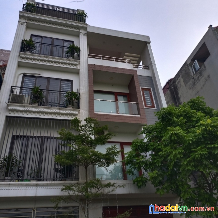 Bán nhà phố sài đồng ô tô tránh, vỉa hè, kinh doanh sầm uất 5 tầng, giá 7.85 tỷ.