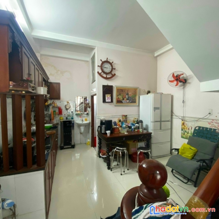 Tài chính 3.75 tỷ. có nhà sơn trà, 80m2, cạnh võ văn kiệt. ô tô đỗ cửa