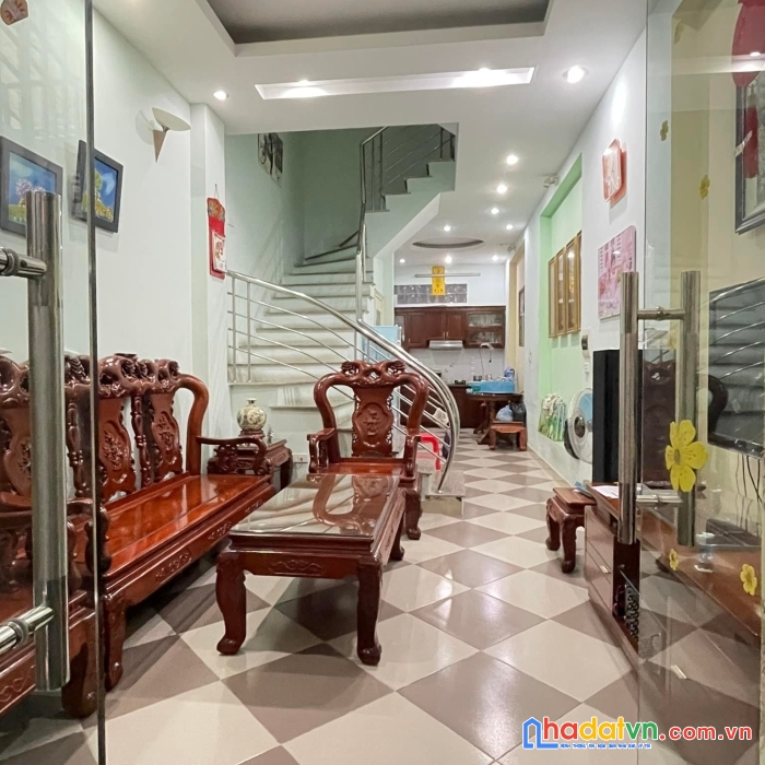 Bán nhà phố hoàng hoa thám, 5 phút ra hồ tây, giá 4.9 tỷ (có tl)