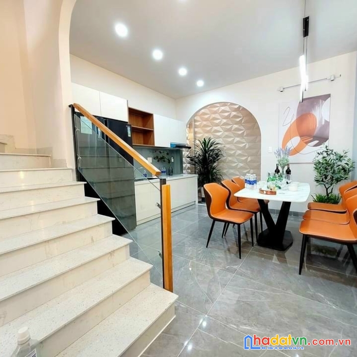 Khu đẹp, hoàng bật đạt, 4 x 13m, 3 lầu, 6 tỷ 100, tân bình