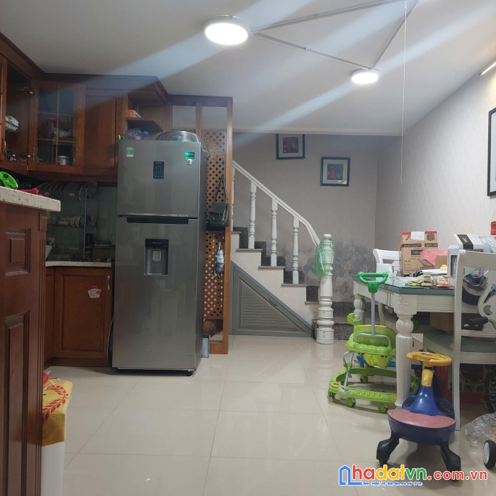 Chỉ hơn 3 tỷ sở hữu nhà 3 tầng phố ngọc lâm (long biên) - khu dân trí cao - giá hiếm