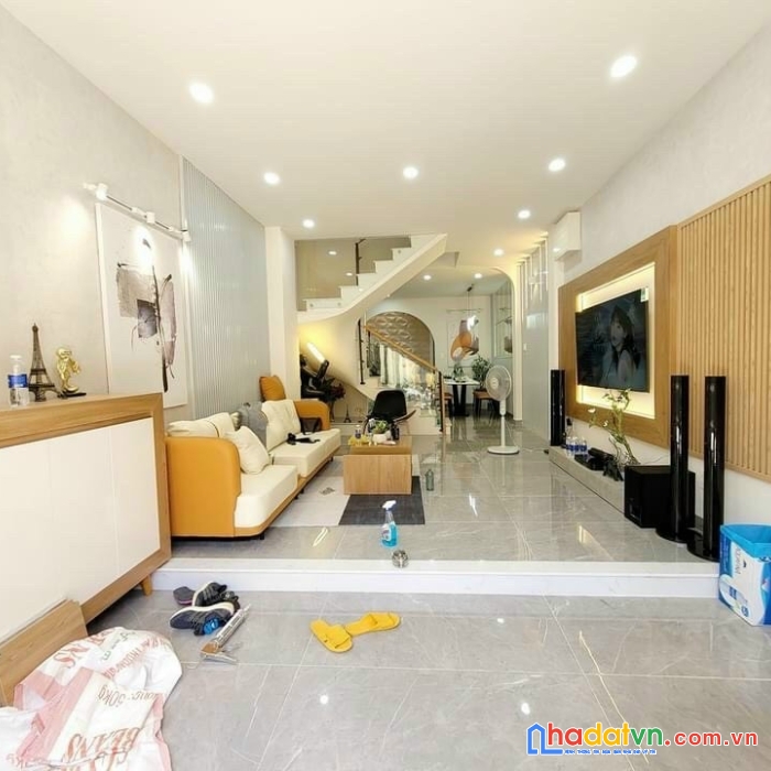 Khu đẹp, h4m, lê quang định, 4 x 13m, 3 lầu, 7 tỷ 100, bình thạnh