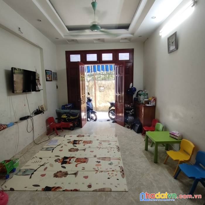 Vợ chồng tôi cần bán gấp căn nhà tại 113 yên hòa, 33m 5t, 4.65tỷ