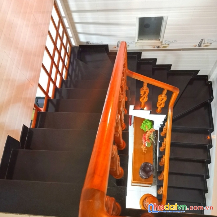 Gấp bán! nhà 3 tầng núi thành, lô góc, ô tô, 78m2, 4 tỷ x