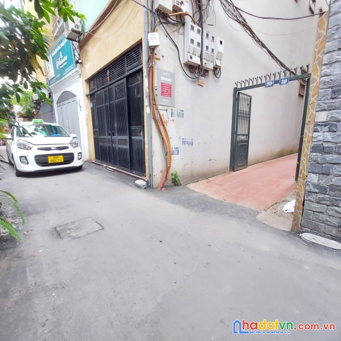 Bán nhà phố nguyễn văn cừ, dt 71m2, 4 tầng, giá nhỉnh 6 tỷ.