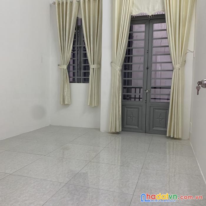 Nhà mới ở liền 3 tầng, 4 phòng, p15, q8, giá 3.45 tỷ