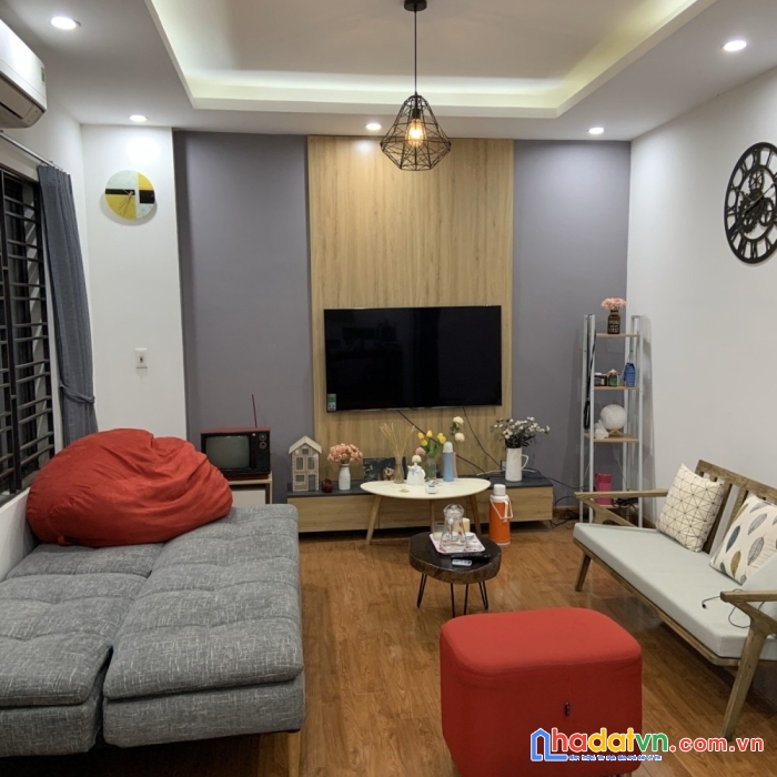 Bán nhà đẹp mễ trì, ô tô 5m, ở sướng, nội thất đầy đủ, 45m2, hơn 5 tỷ.