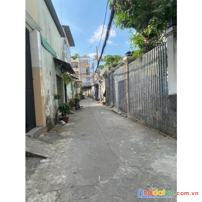 Nhà hẻm lạc long quân - 3.5x18 - 6 tỷ