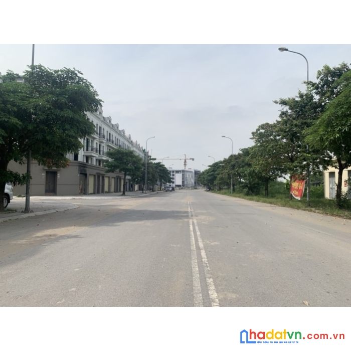 Bán đất trâu quỳ -140m2 mtien 7m khu đấu giá 31ha, vài bước ra hồ 9ha.0982852808