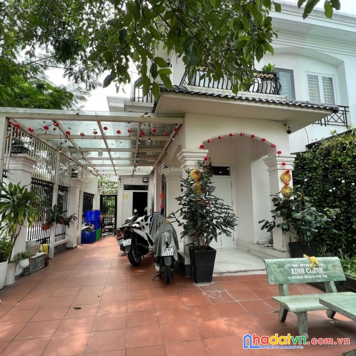 Sở hữu ngay căn biệt thự sân vườn vị trí đắc địa ngay bến xe quận 8, tphcm