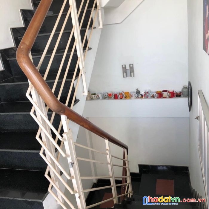 Nhà 4 tầng không lộ giới gần phạm văn đồng p.linh đông thủ đức giá 5,4 tỷ.