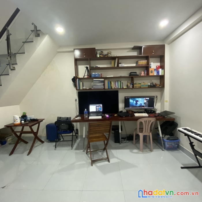 Bán nhà hẻm xe ôto 1 trệt 1 lầu giá 6 tỷ 900 triệu, lh 0836302357 thanh tuấn