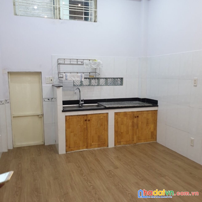 Bán nhà hxh 6m đường huỳnh văn bánh 42m2 thông, chỉ 7.65 tỷ, không lộ giới, lh 0386372900 (phone/ zalo)