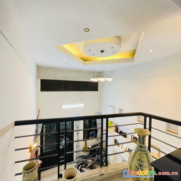 Chỉ 6.350 tỷ - xe hơi đỗ cửa - vài bước ra mặt tiền