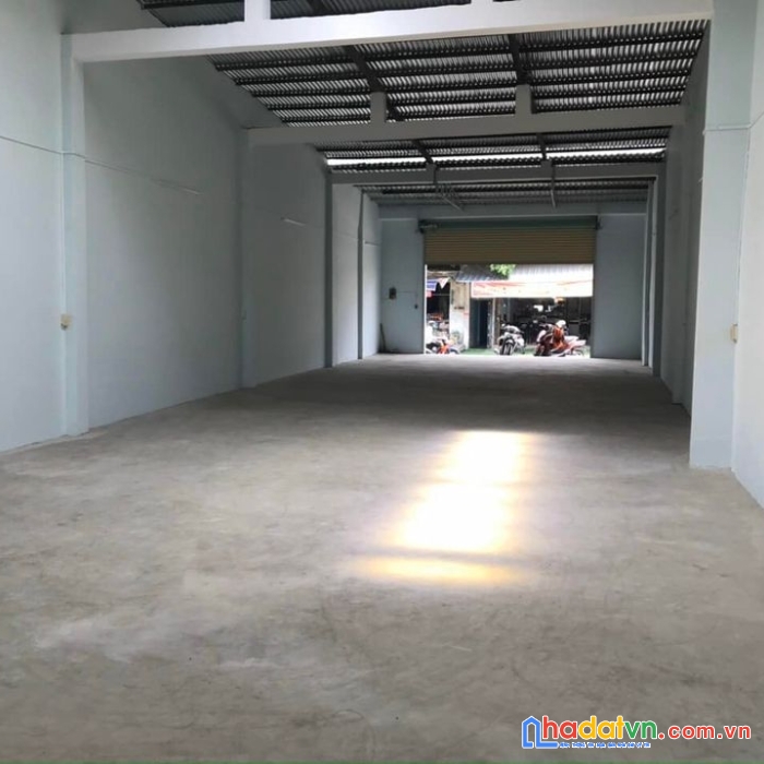 Cho thuê xưởng mới hxt 8m 120m2 không việt, tân phú chỉ 18 trieu