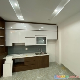 Chính chủ bán nhà bạch mai 38m2_5 tầng _ 5 ngủ lô góc , 2 thoáng 2 phút ra bách khoa, kinh tế.