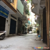Bán nhà khu cán bộ phố chiến thắng-văn quán. ô tô tránh, giá 100 tr/m2