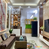 Bán nhà câu giấy - tây hồ - oto 20m - ngõ thông - nhà đẹp - ở sướng - chủ tặng full nội thất.
