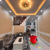 Bán nhà bồ đề, long biên, lô góc ô tô nhà đẹp 35m2 giá 4.4 tỷ.