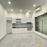 Chủ chuyển công tác nhờ bán nhà mễ  trì dt 34m2 4 t mt 6m giá nhỉnh 4 tỷ.