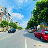 Cần bán gấp ngôi nhà 35m2 phố gia thượng ( long biên ).