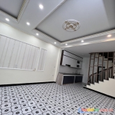 Bán gấp nhà vòng tròn ngọc thụy, 5t, nhà mới, kd sầm uất, 46m2. giá chỉ 4,2 tỷ. 0941994996