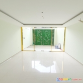 Nhà mới hxh sát đường lý thường kiệt p14 q10. trệt,lửng,2 lầu,sân thượng. giá 13 tỷ tl