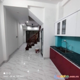 Nhà mới dọn vào ở ngay ô tô đỗ cửa ngọc thụy long biên nhỉnh 3 tỷ
