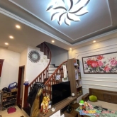 3.7 tỷ. phân lô ái mộ,long biên, 40m, 5 tầng, full nội thất ở ngay 0389160730