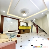 Bán nhà gần học viện mật mã, đường chiến thắng hà đông,4 tầng 5  tỷ hơn 0978637436.