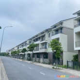 Căn góc vườn hoa duy nhất  diện tích 90m2, tổng mặt tiền 6m xây 3 tầng sát khu trường học