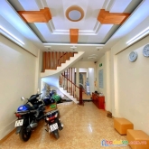 Bán nhà ngõ 68 cầu giấy, nhà dân xây chắc chắn, diện tích 50m x 6 tầng, ô tô đỗ.