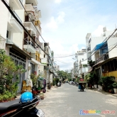 Bán nhà c4 mặt tiền đường số 33, quận 7, dt 70m2, giá 7.8 tỷ, khu phân lô hiện hữu, tiện xây mới.