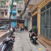Nhà đẹp phân lô – ô tô đỗ cửa – sân chơi trước nhà – kinh doanh văn phòng - ở đều tuyệt.