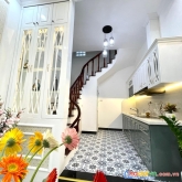 Nhà đẹp khương trung 5 tầng khép kín - hai mặt thoáng - gần ô tô 7 - chủ để lại toàn bộ nội thất