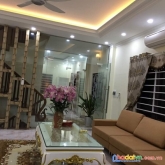 Bán nhà long biên, mặt ngõ bồ đề, 7.4 tỷ, 50m2 5t, ô tô đỗ vào nhà, ngõ thông ô tô, gần cầu.