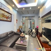 Gia đình cần bán nhà phường liễu giai, ở ngay, 34m2, 5 ngủ giá chỉ 4.25 tỷ