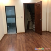Cần cho thuê nhà nguyên căn 5 tầng giá 8.5tr/th tại ngọc lâm , long biên