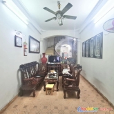 Bán nhà phố cầu giấy, kinh doanh bất chấp, ô tô, dt 51m, 5 tầng, mt 5m. chỉ nhỉnh 4 tỷ.