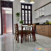Cần bán gấp nhà 35m phố quỳnh mai kinh doanh  - lô góc. gần ô tô