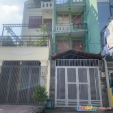 Hẻm 8m nhà 1trệt 2 lầu - khu phân lô dt : 4x20.