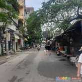 Phố giáp bát- 4t nhà mới- lô góc cực thoáng- ô tô con đỗ cổng- lh 0981392623